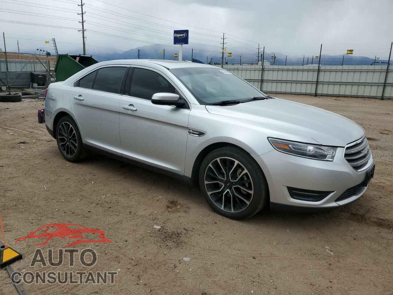 FORD TAURUS 2018 - 1FAHP2E81JG142123