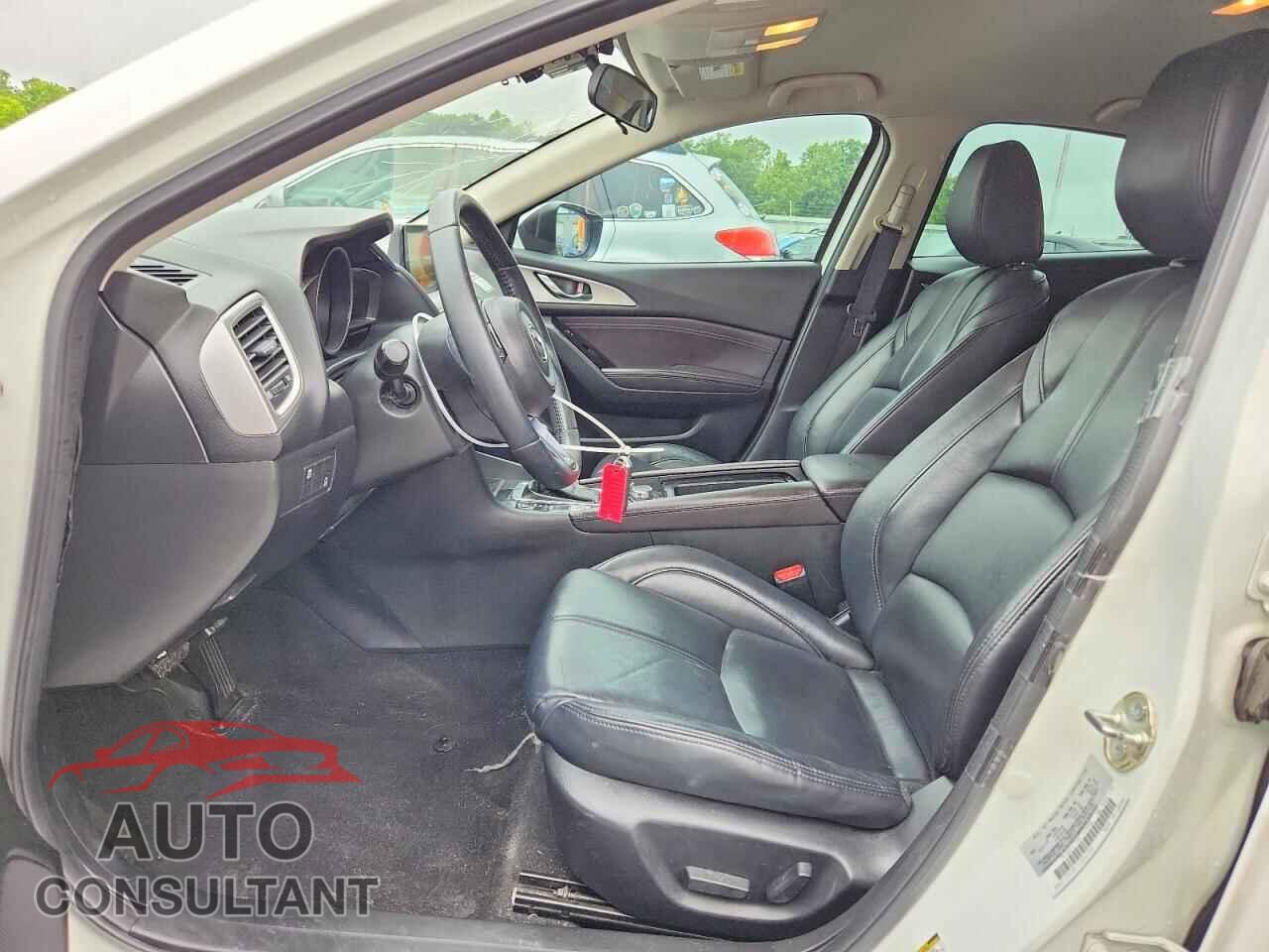 MAZDA 3 2017 - JM1BN1L79H1149988