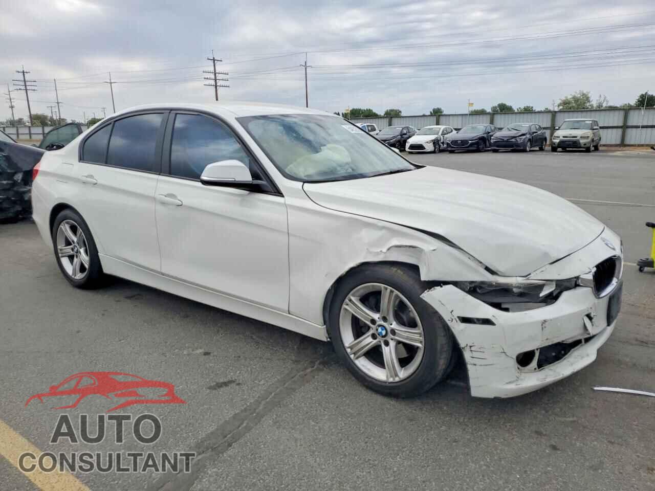 BMW 3 SERIES 2013 - WBA3C1C59DF443149