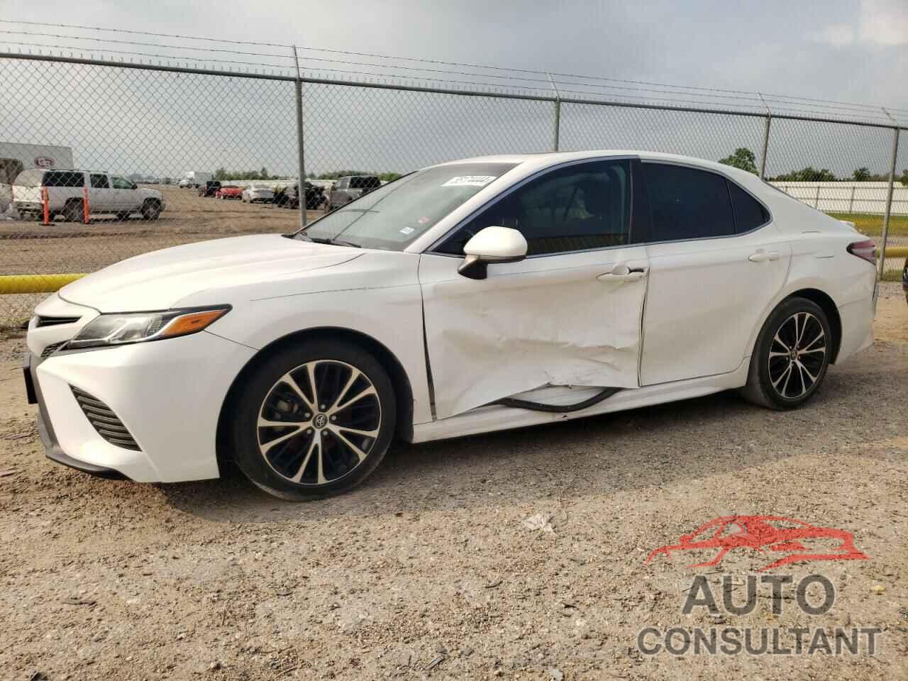 TOYOTA CAMRY 2018 - 4T1B11HK0JU575089