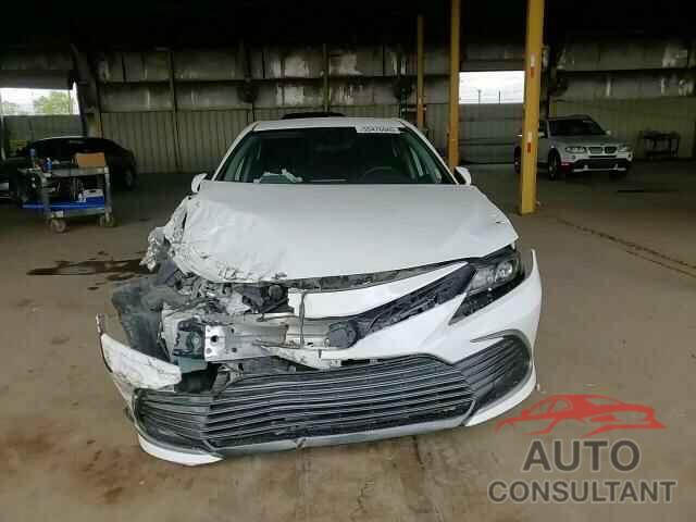 TOYOTA CAMRY 2021 - 4T1C11AK4MU446095