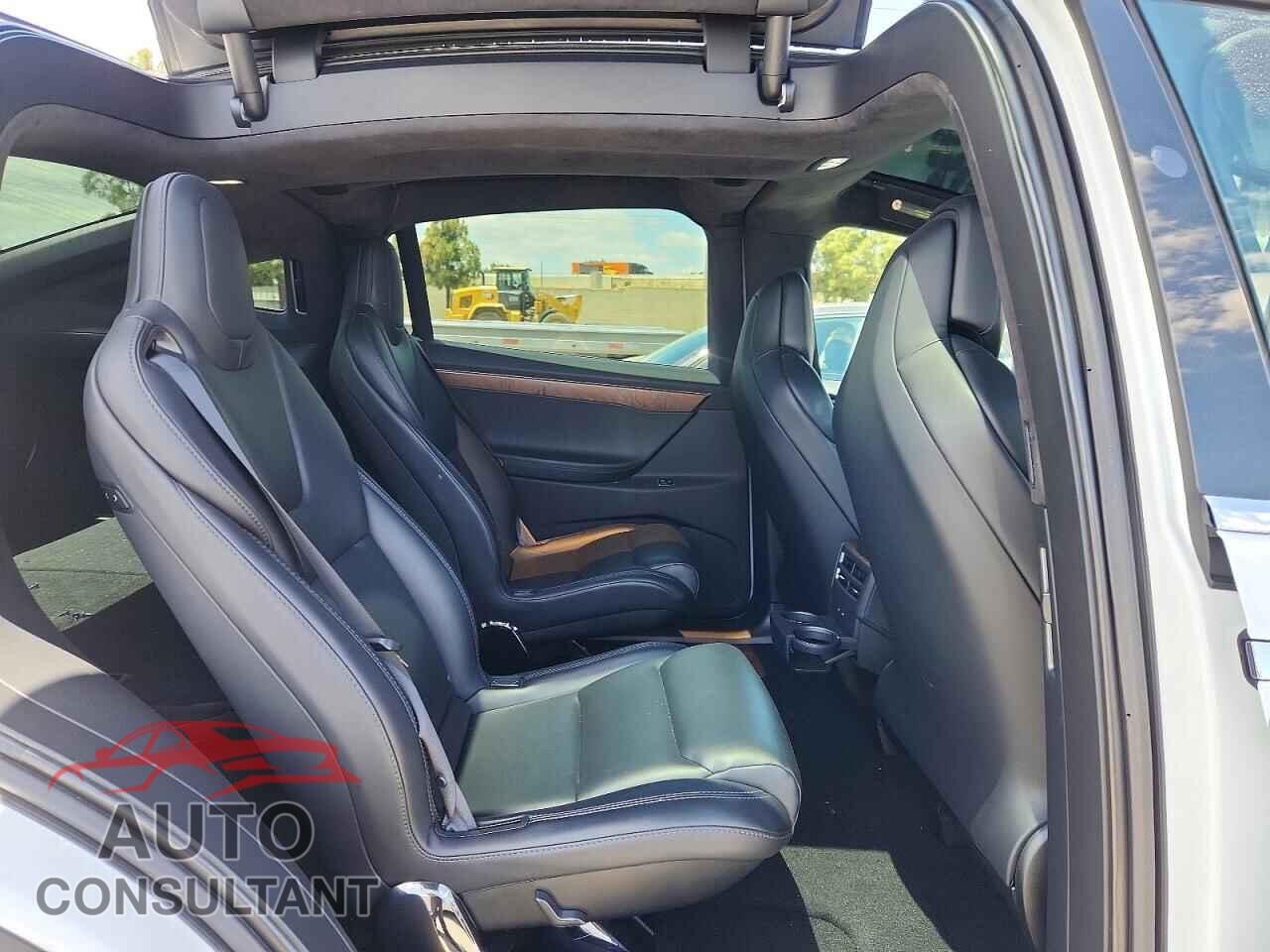 TESLA MODEL X 2019 - 5YJXCBE21KF204225