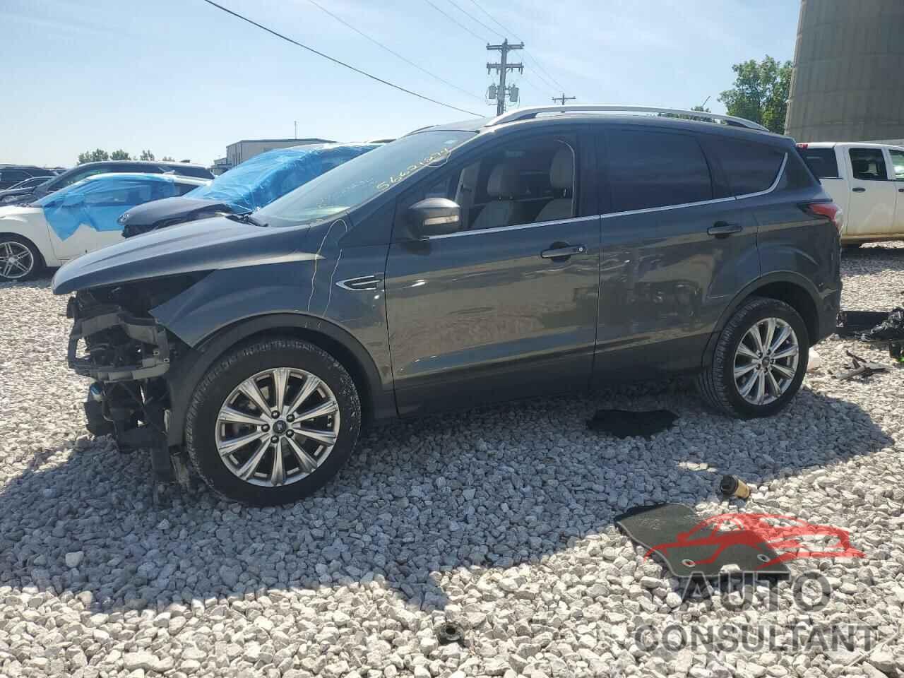 FORD ESCAPE 2017 - 1FMCU9J90HUD71372