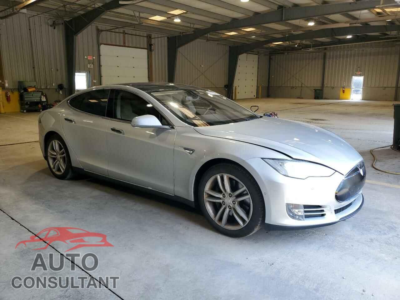 TESLA MODEL S 2015 - 5YJSA1H27FF090291