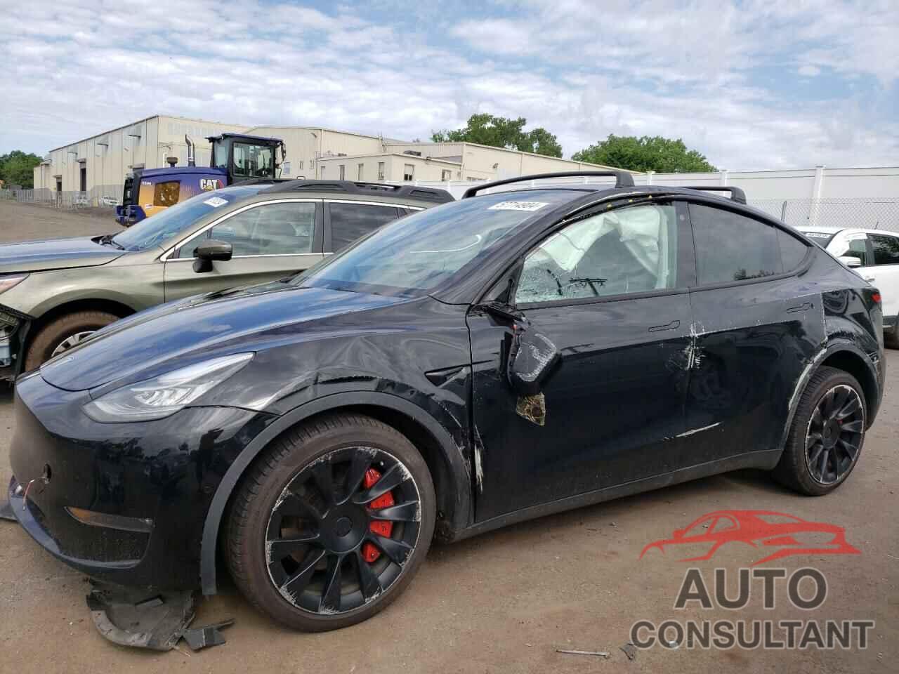 TESLA MODEL Y 2021 - 5YJYGAEE3MF232768