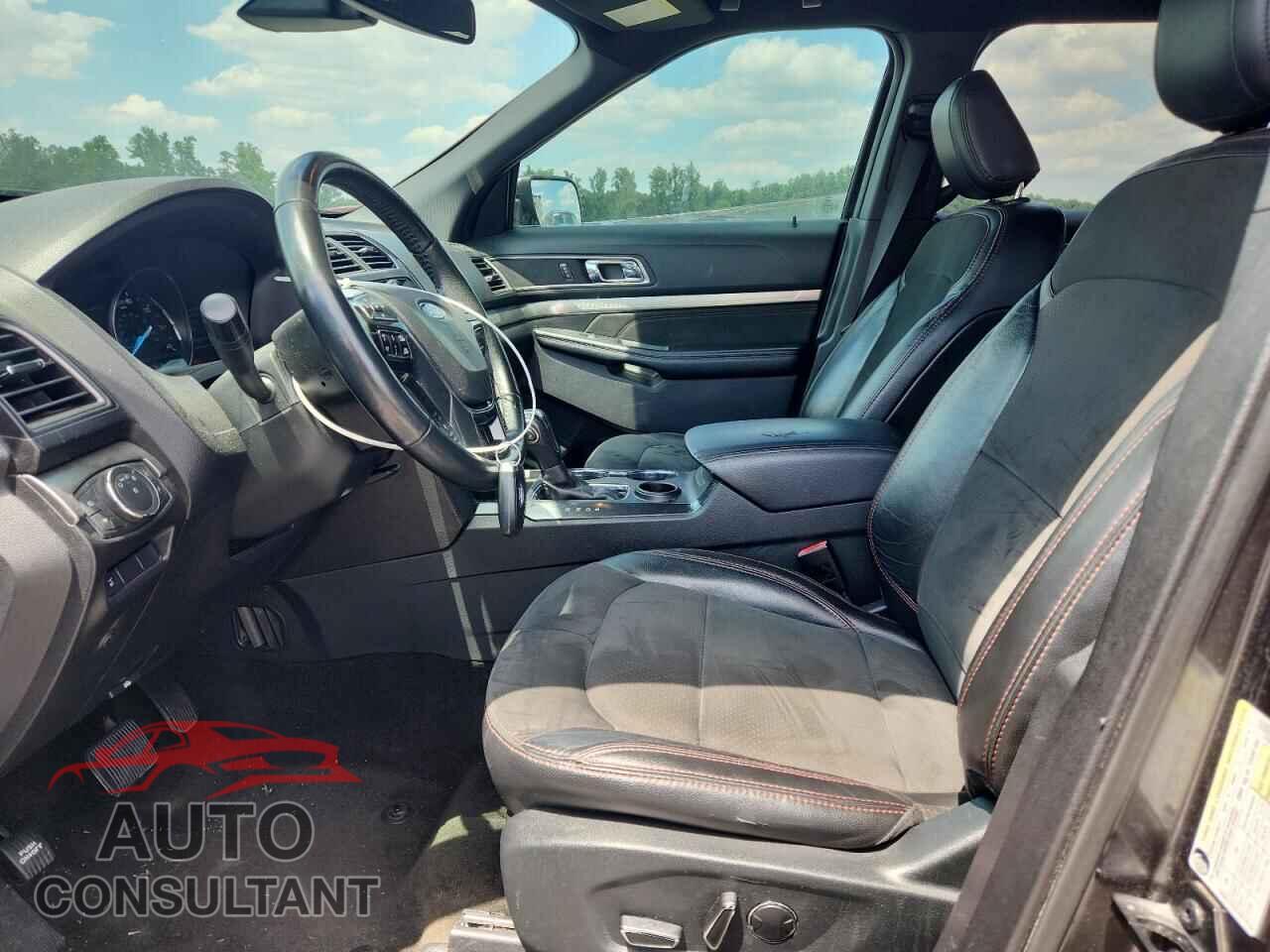 FORD EXPLORER 2018 - 1FM5K7D88JGB15569
