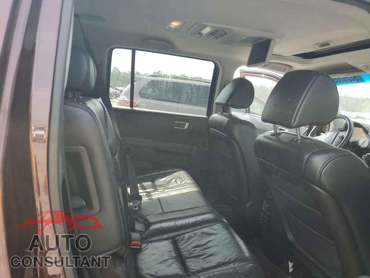 HONDA PILOT 2011 - 5FNYF4H63BB098043