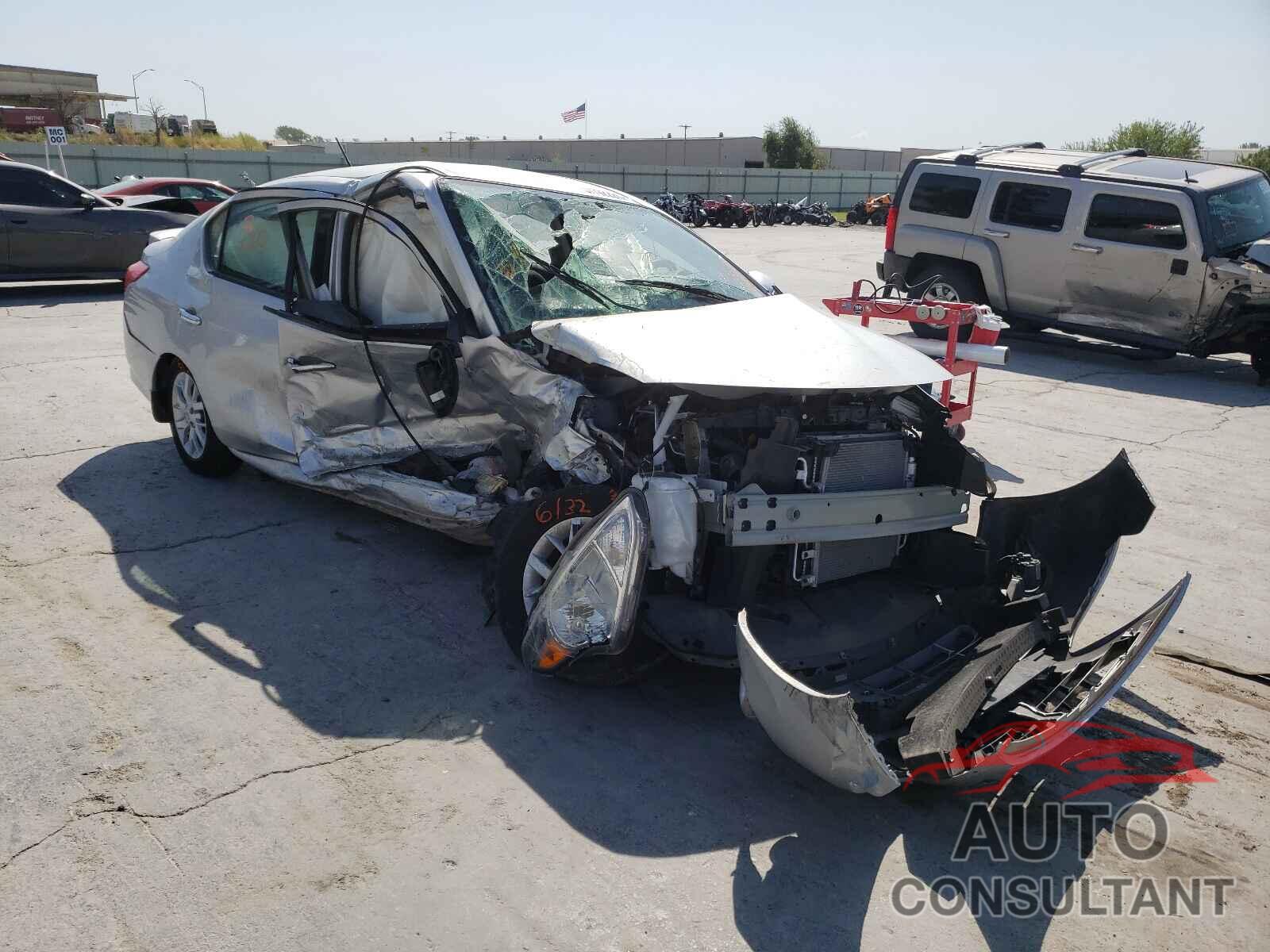 NISSAN VERSA 2019 - 3N1CN7AP1KL808899