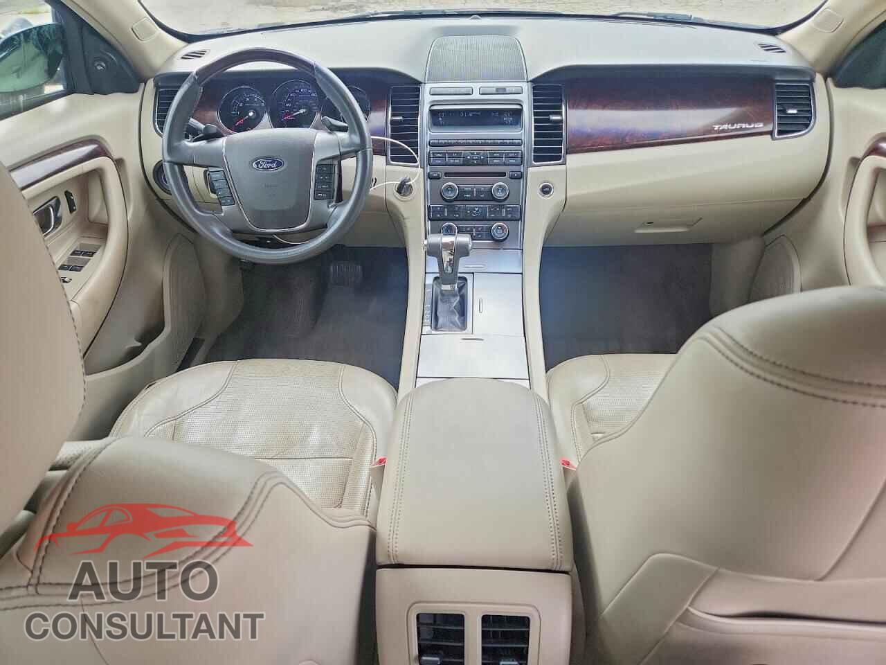 FORD TAURUS 2010 - 1FAHP2FW1AG156164