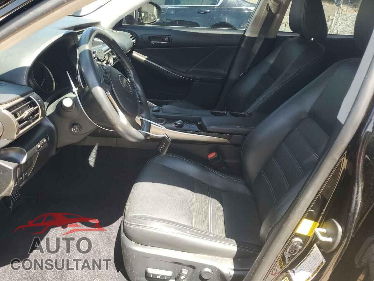 LEXUS IS 2014 - JTHBE1D26E5012335
