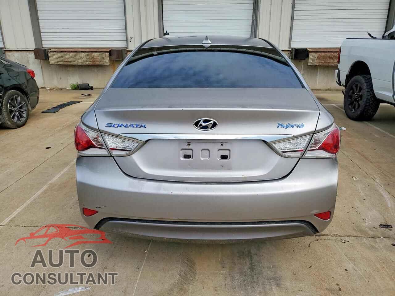 HYUNDAI SONATA 2012 - KMHEC4A42CA041908