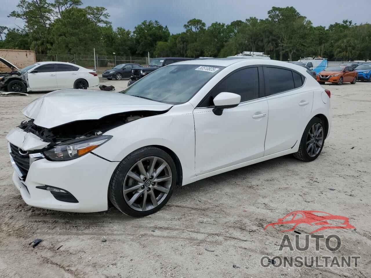 MAZDA 3 2018 - 3MZBN1L32JM191616