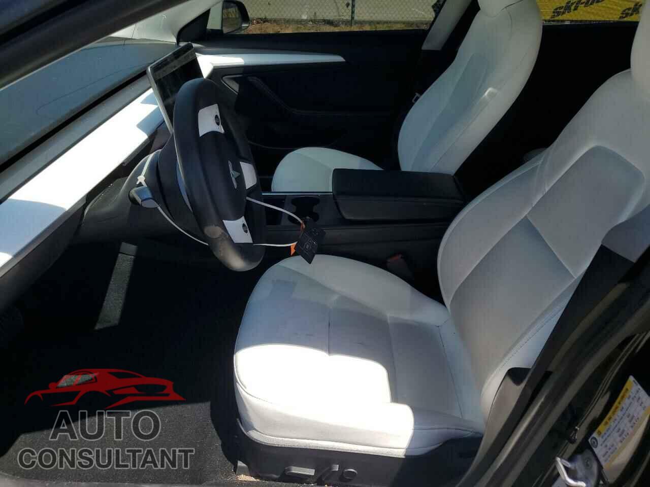TESLA MODEL 3 2021 - 5YJ3E1EB2MF999937