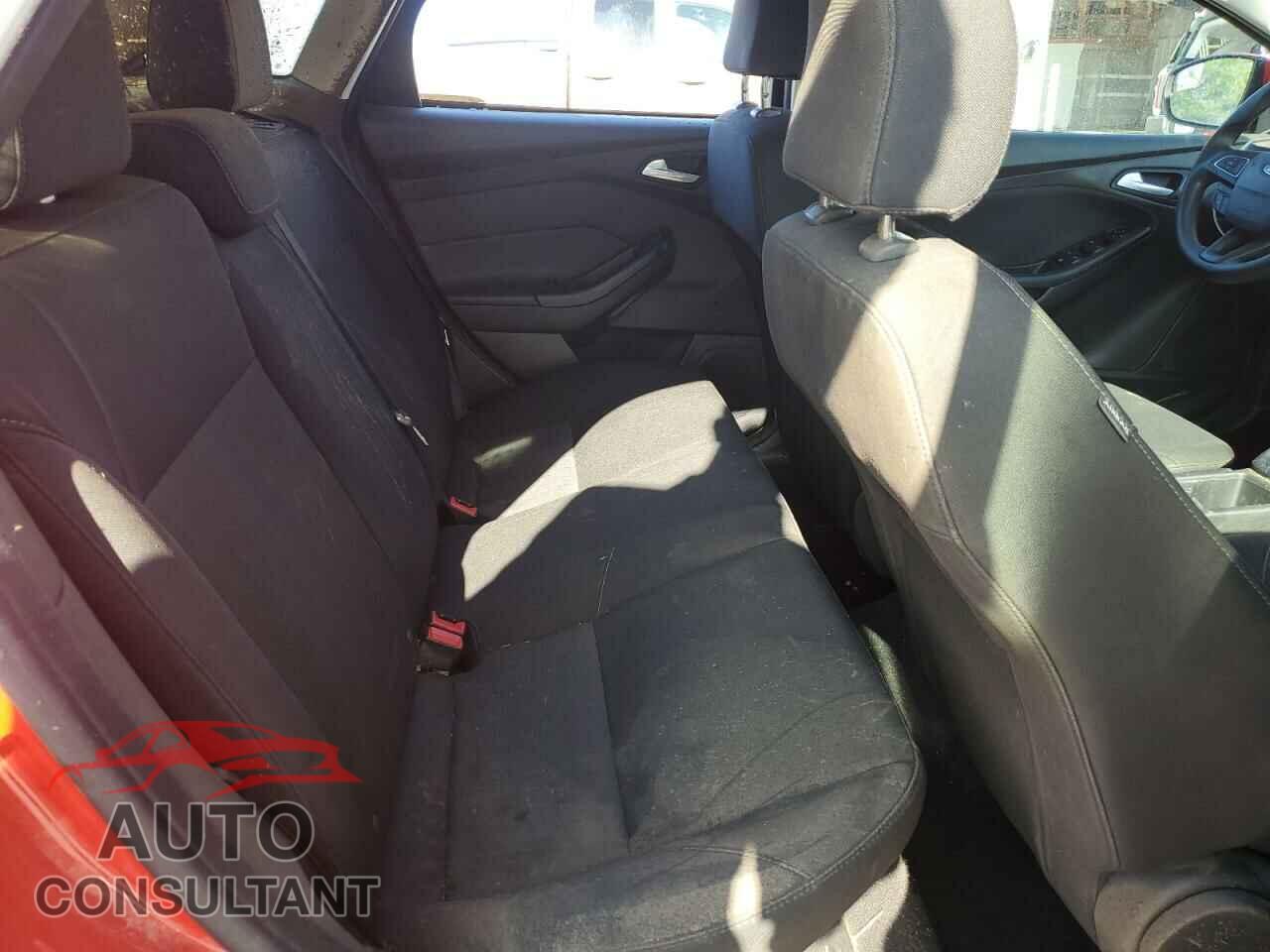 FORD FOCUS 2017 - 1FADP3FE7HL303679