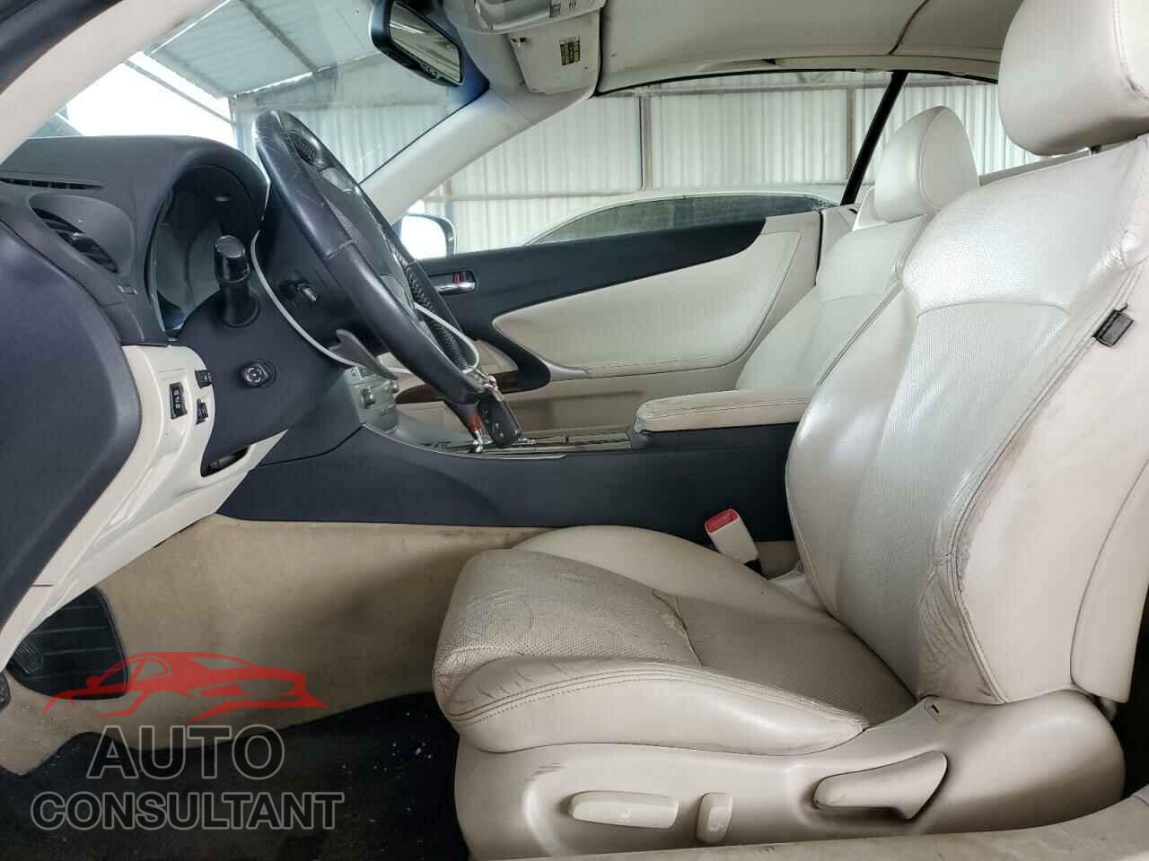 LEXUS IS 2013 - JTHFF2C21D2529113