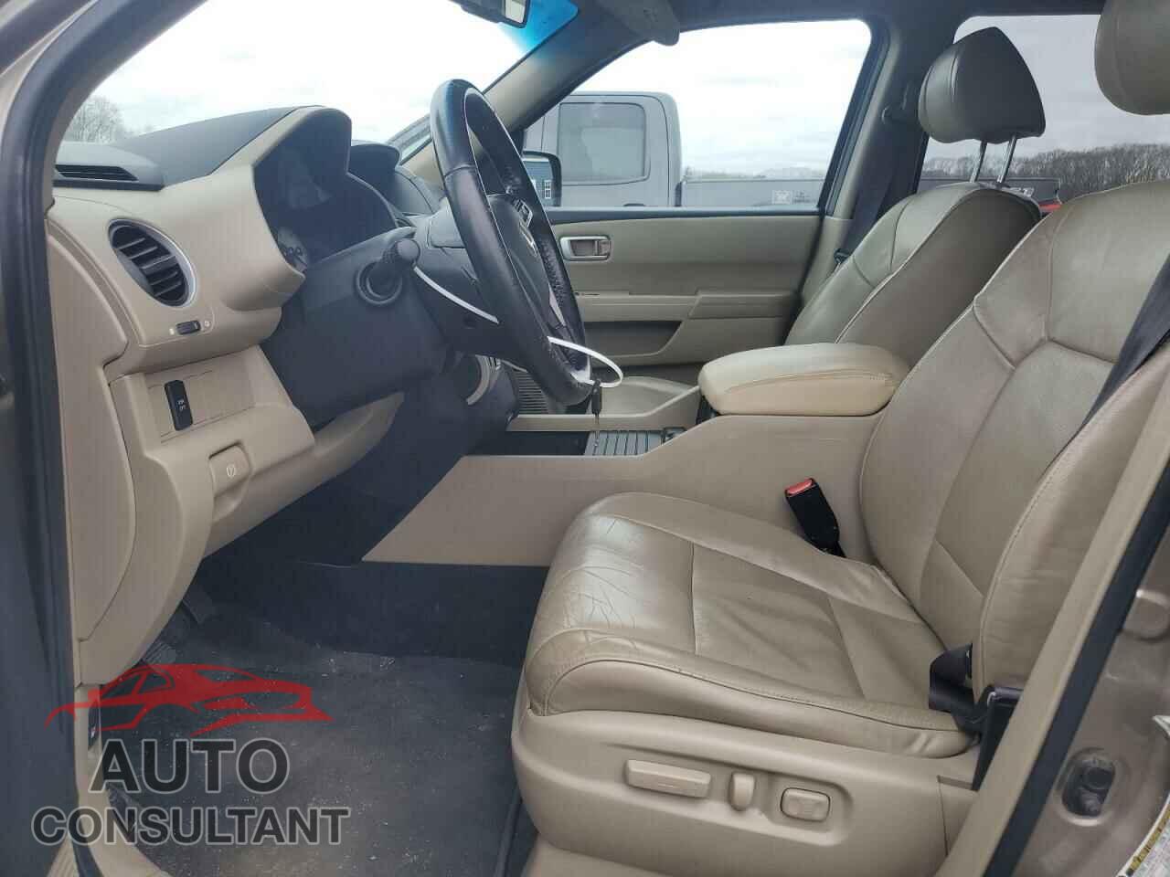 HONDA PILOT 2011 - 5FNYF4H64BB022010