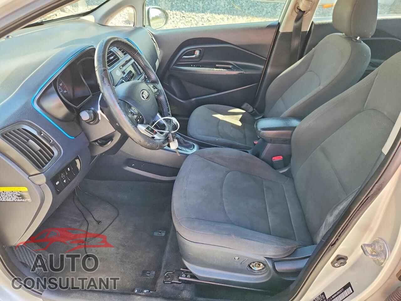KIA RIO 2013 - KNADN4A39D6233717