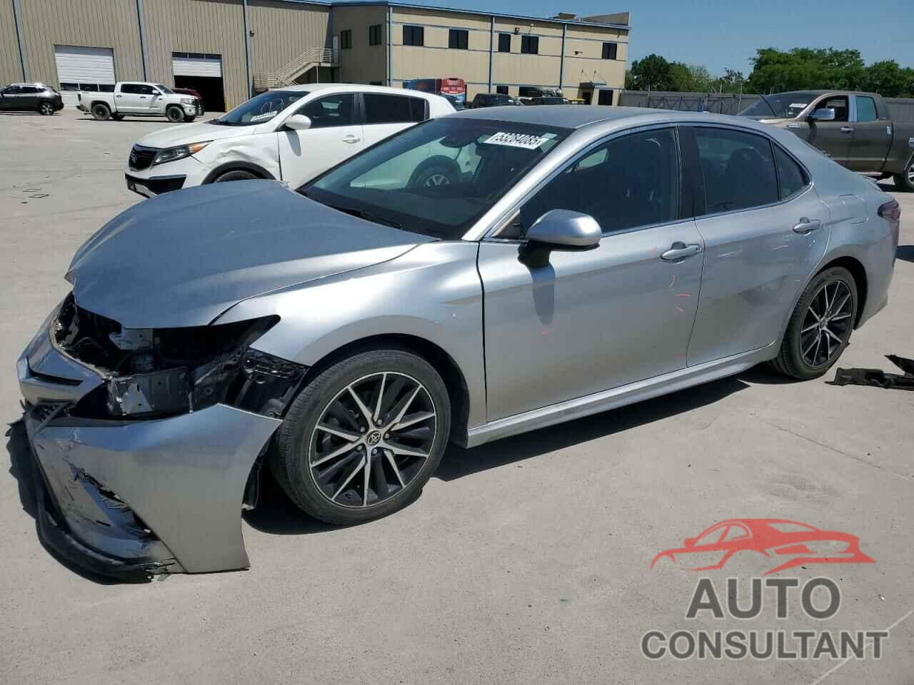 TOYOTA CAMRY 2021 - 4T1G11AK5MU551228