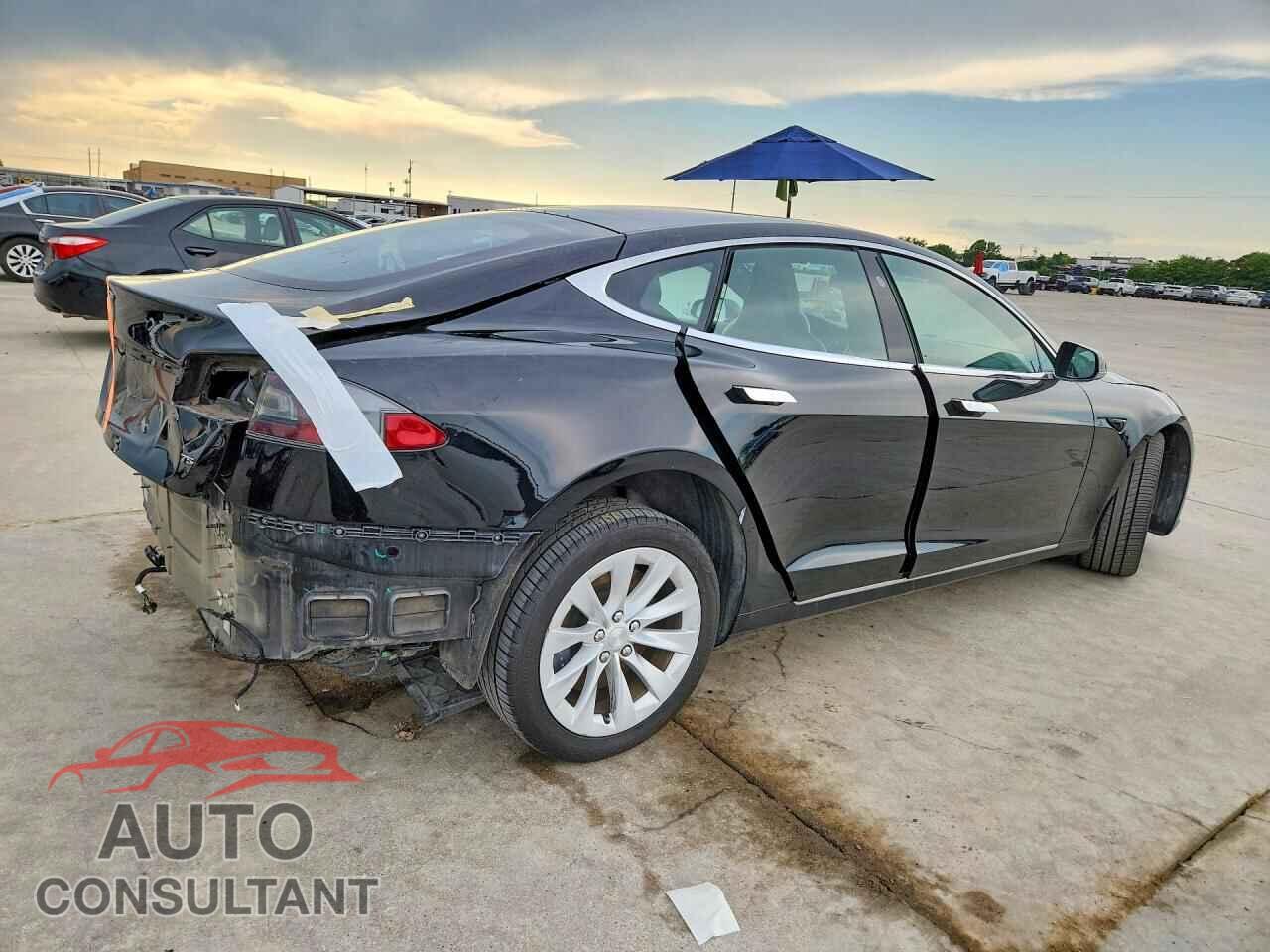 TESLA MODEL S 2017 - 5YJSA1E12HF231203
