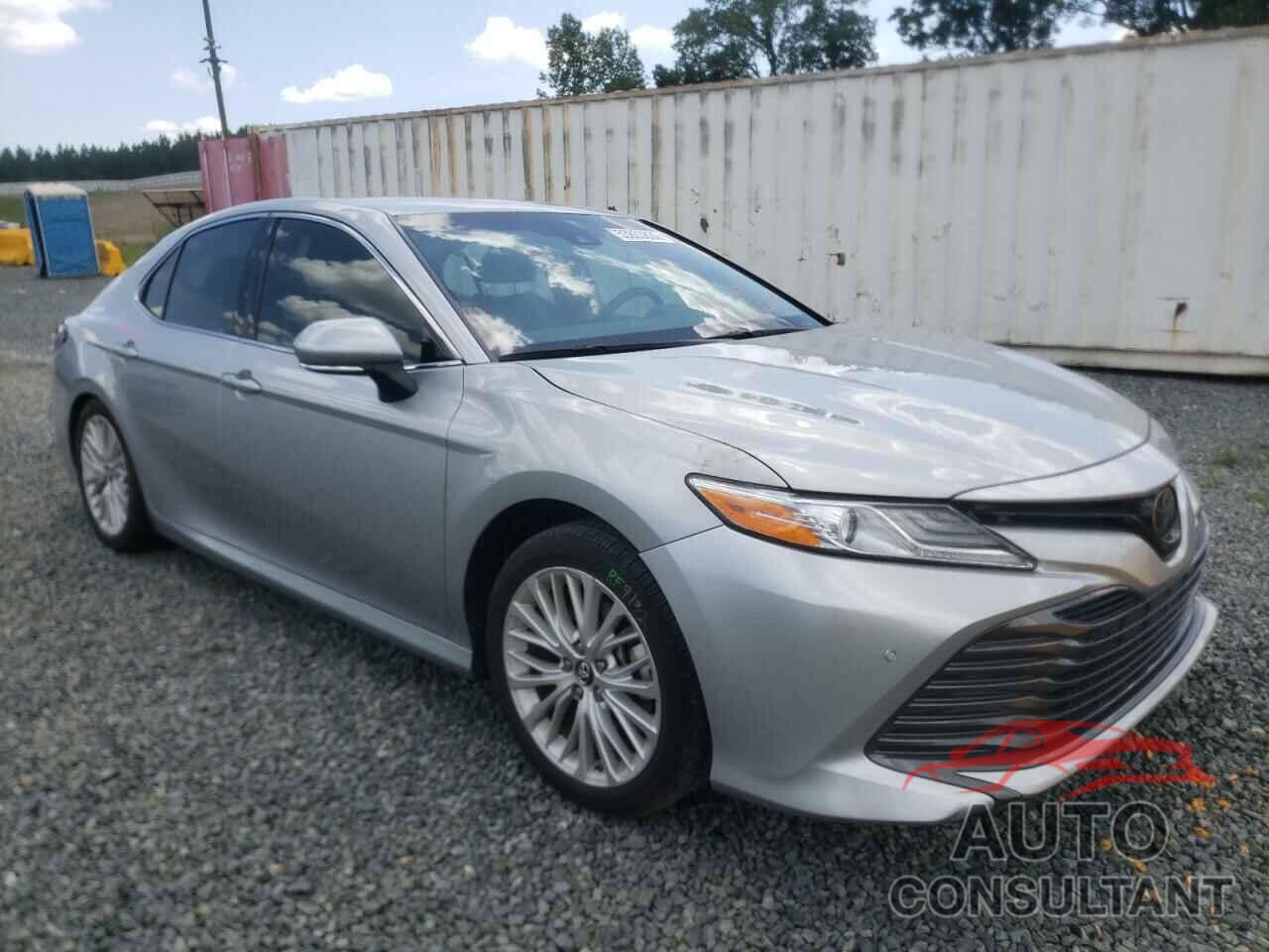 TOYOTA CAMRY 2018 - 4T1B11HK8JU522981