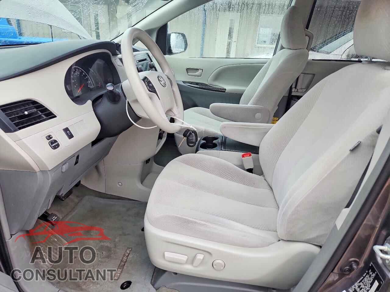TOYOTA SIENNA 2013 - 5TDKK3DC5DS388127