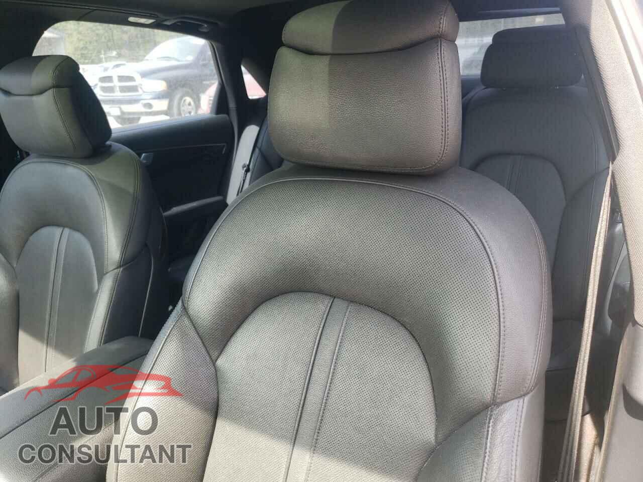 AUDI A8 2013 - WAURGAFD2DN028018