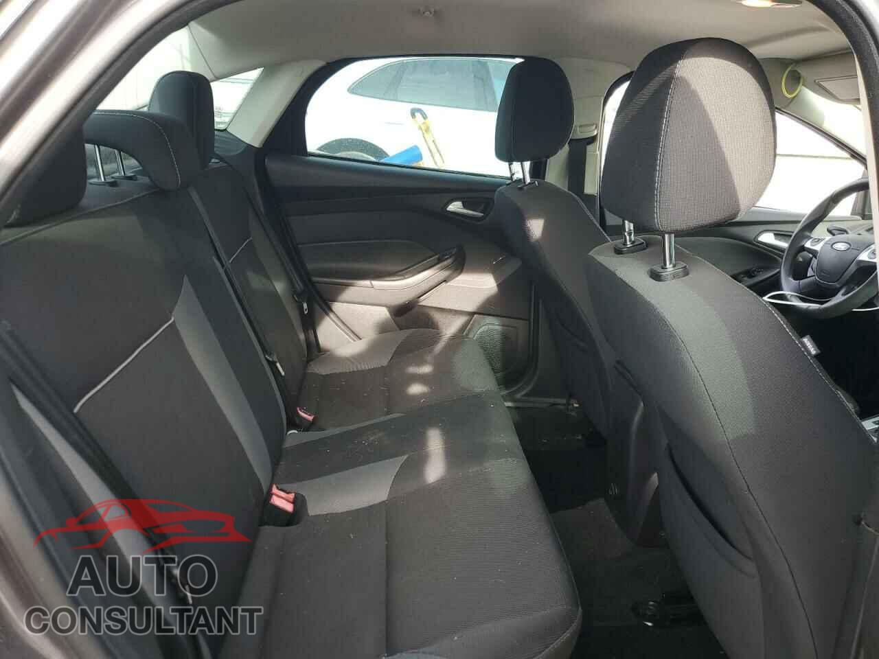 FORD FOCUS 2014 - 1FADP3F2XEL161572