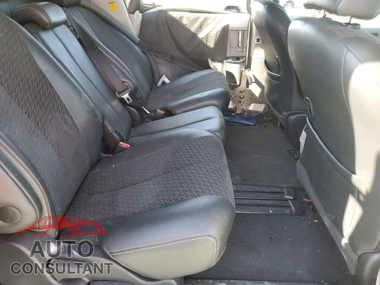 TOYOTA SIENNA 2011 - 5TDXK3DC2BS099631