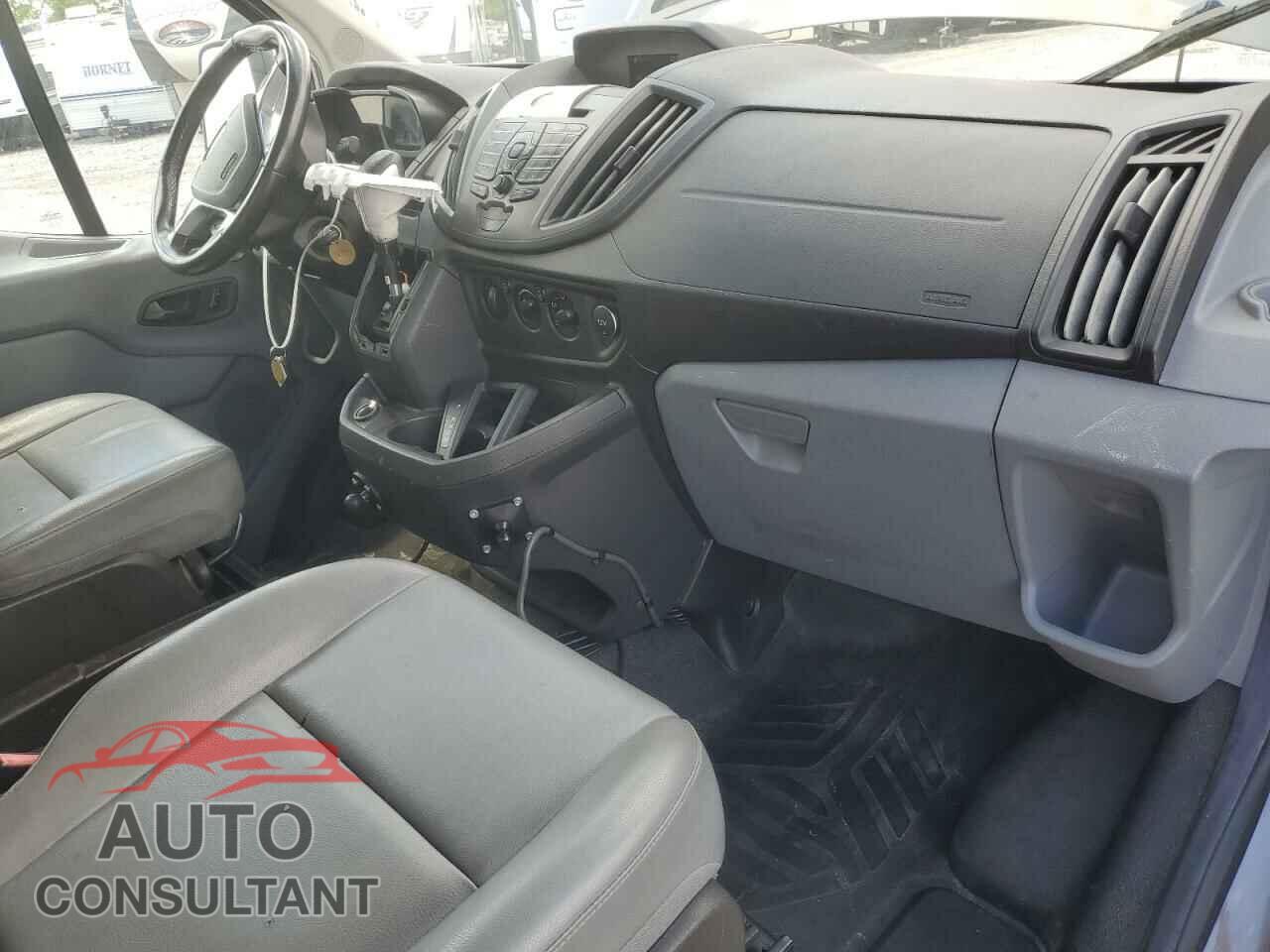 FORD TRANSIT 2017 - 1FTYR3XV3HKB00878