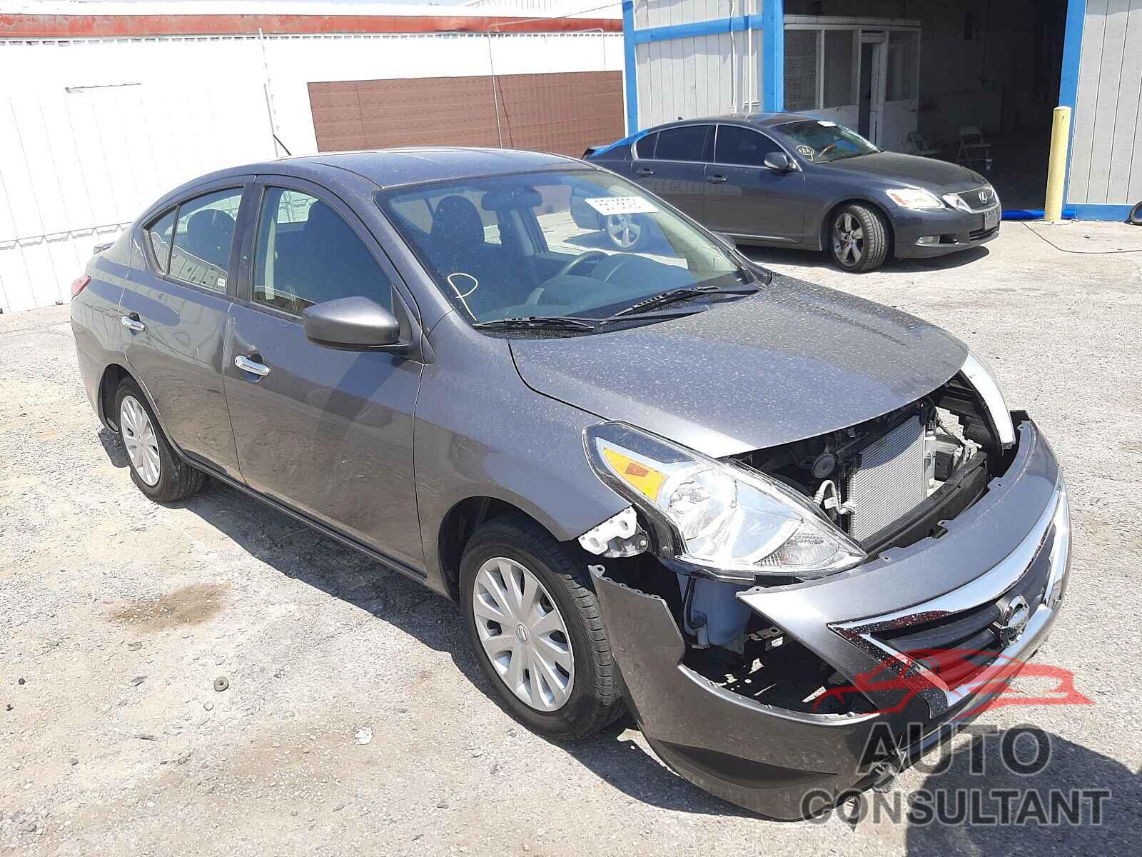 NISSAN VERSA 2018 - 3N1CN7AP7JL807027