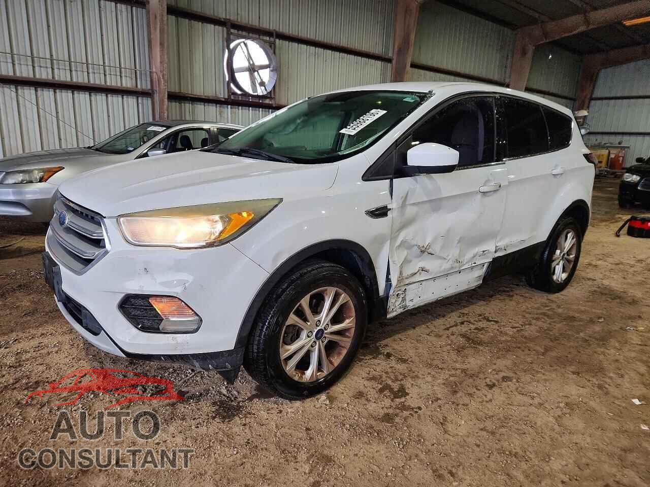 FORD ESCAPE 2017 - 1FMCU0GD5HUB42662