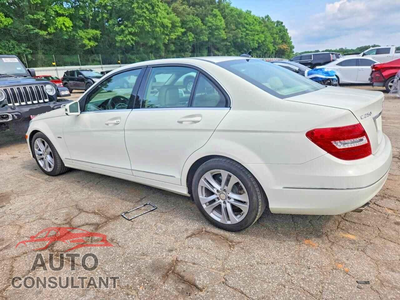 MERCEDES-BENZ C-CLASS 2012 - WDDGF4HBXCA602855