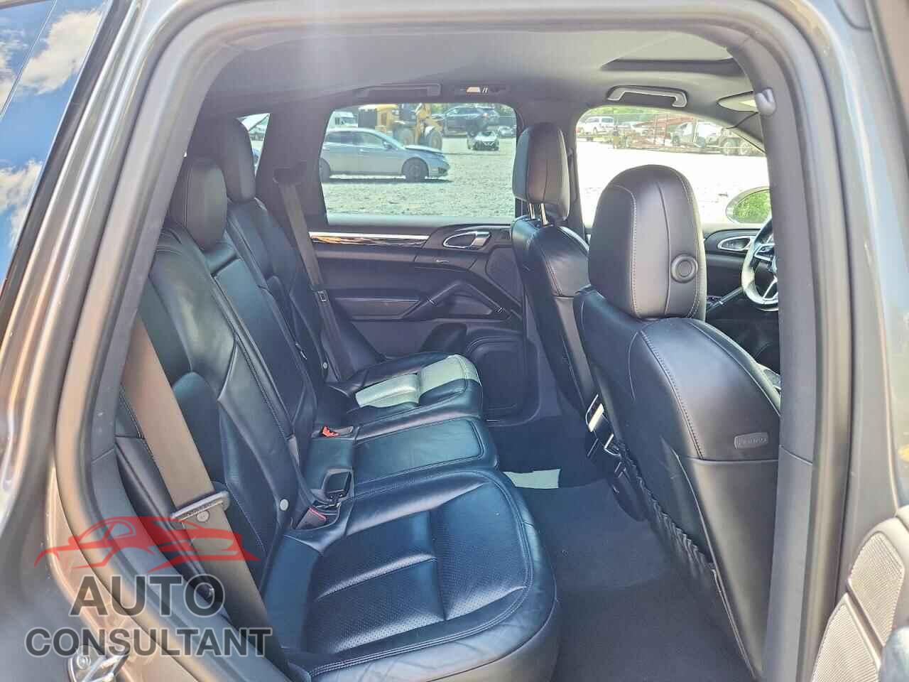 PORSCHE CAYENNE 2017 - WP1AA2A27HKA89416