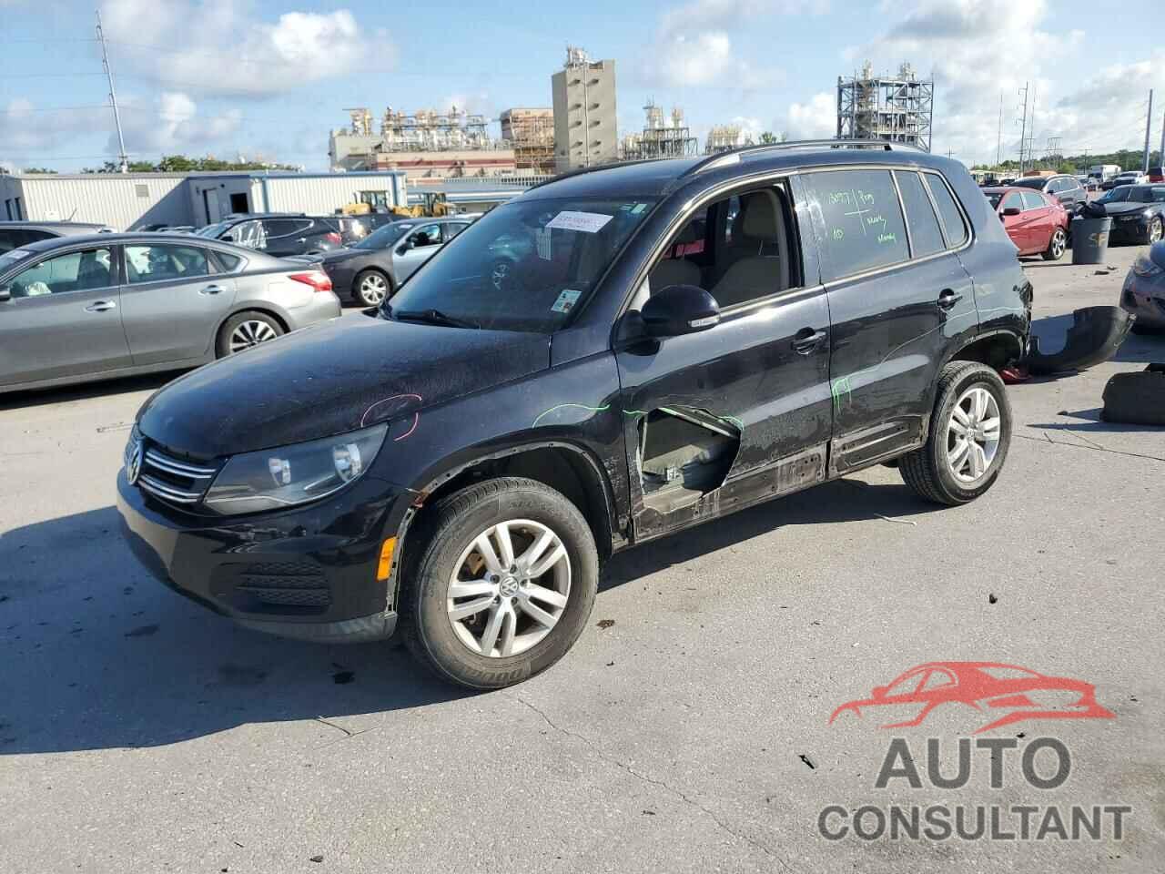 VOLKSWAGEN TIGUAN 2017 - WVGAV7AX2HK035208