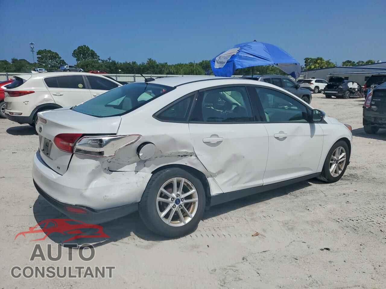 FORD FOCUS 2017 - 1FADP3F27HL256711