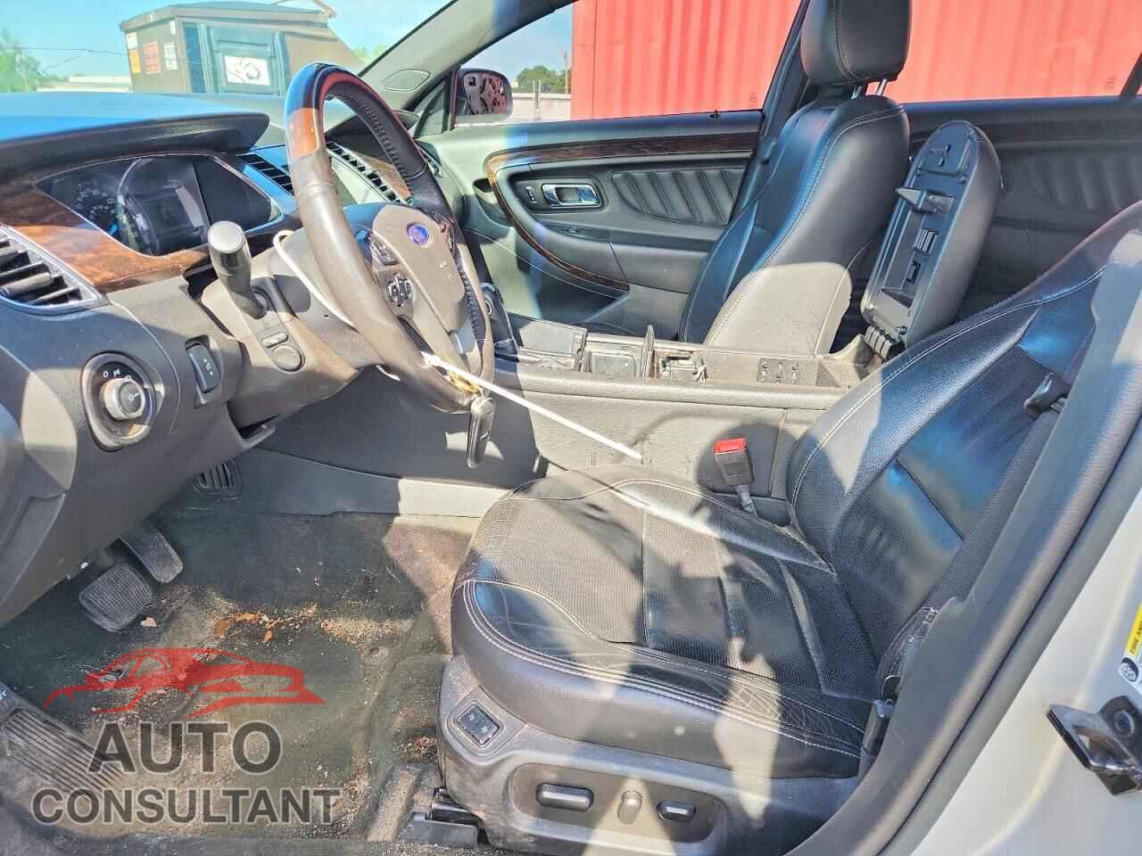 FORD TAURUS 2017 - 1FAHP2F85HG111885