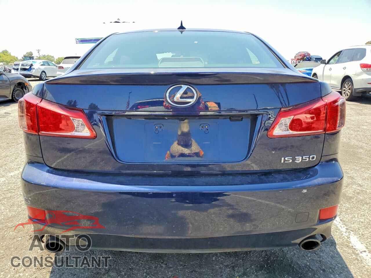 LEXUS IS 2012 - JTHBE5C25C5028645