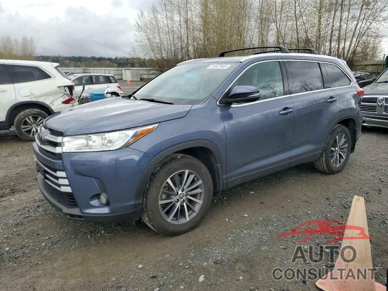 TOYOTA HIGHLANDER 2018 - 5TDJZRFH3JS808045
