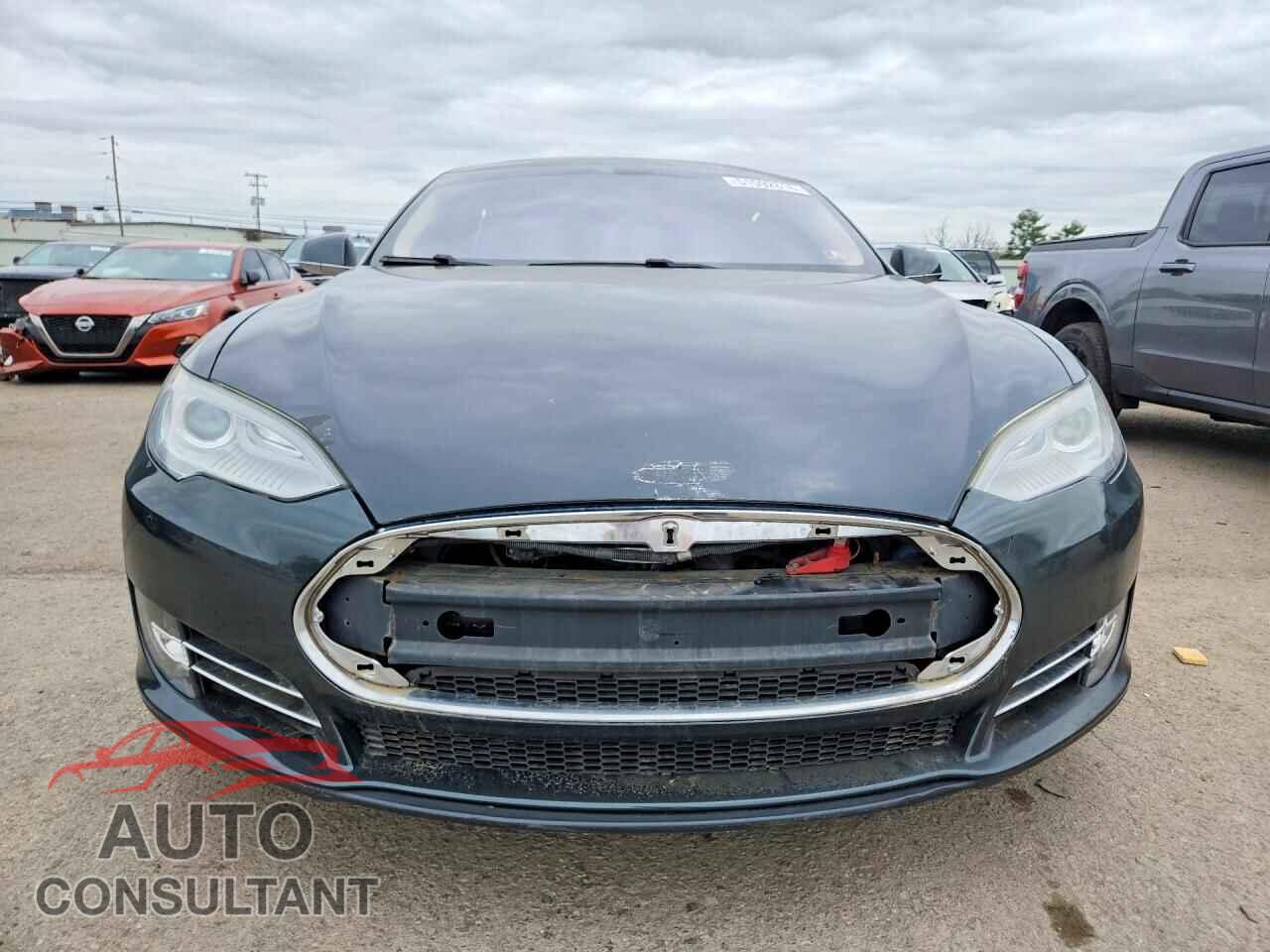 TESLA MODEL S 2013 - 5YJSA1DN5DFP06115