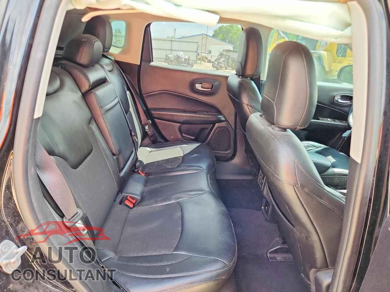 JEEP COMPASS 2018 - 3C4NJCBB0JT407419