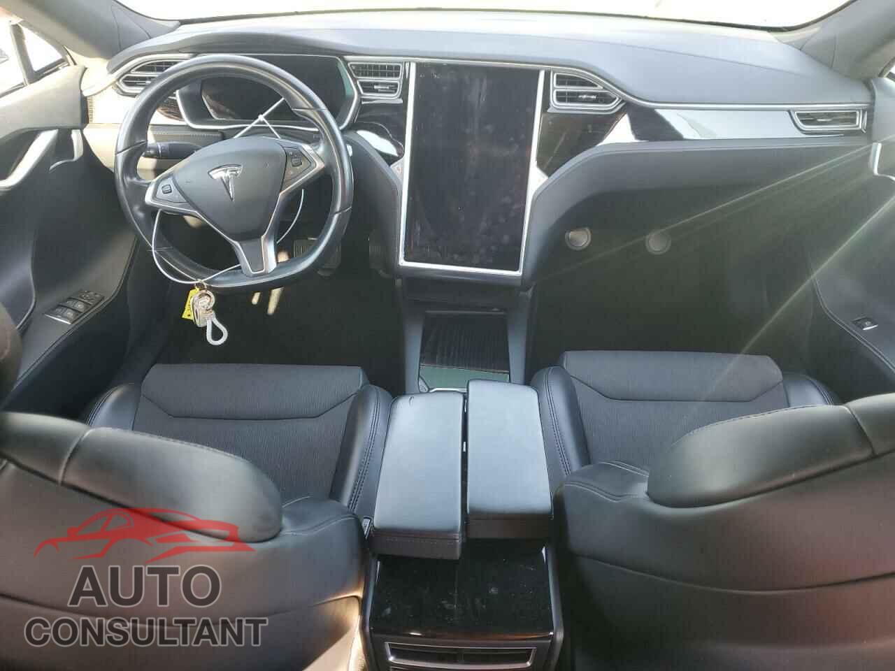 TESLA MODEL S 2017 - 5YJSA1E11HF218751
