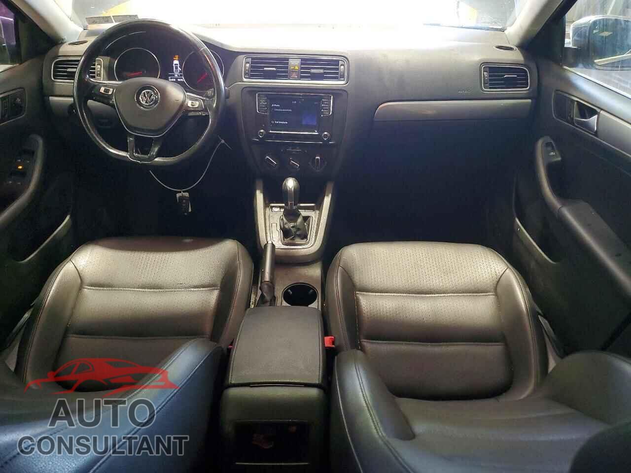 VOLKSWAGEN JETTA 2017 - 3VWDB7AJ8HM413379
