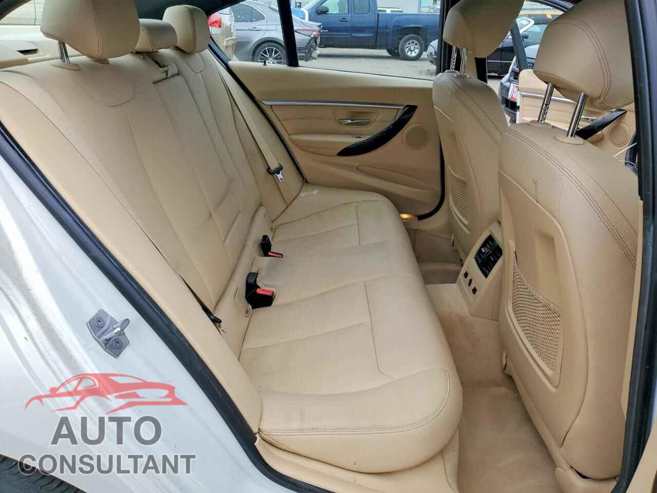 BMW 3 SERIES 2016 - WBA8E3G52GNU02085