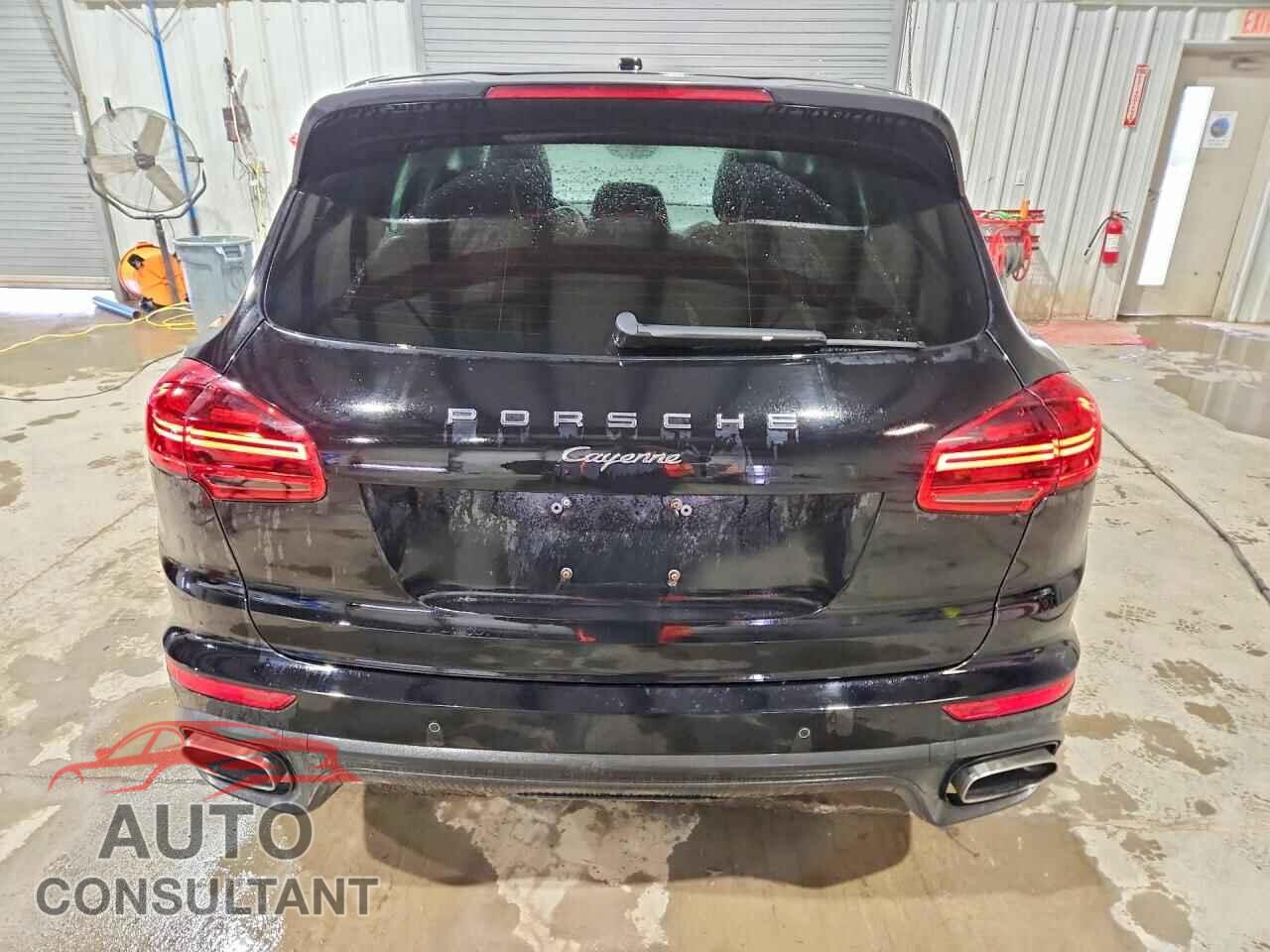PORSCHE CAYENNE 2017 - WP1AA2A27HKA81638