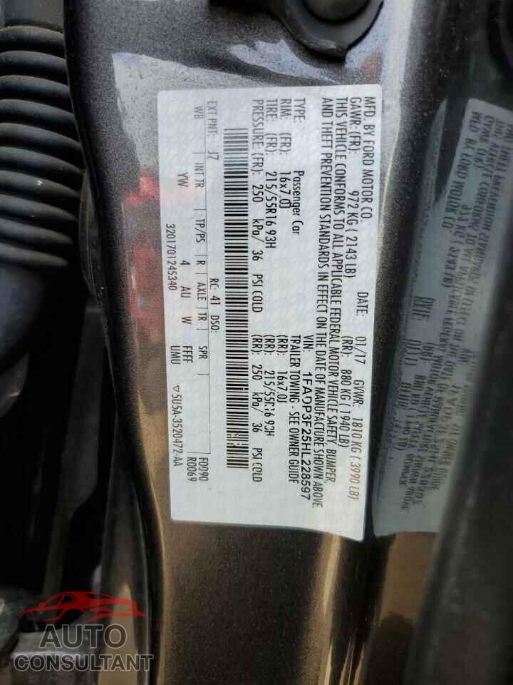 FORD FOCUS 2017 - 1FADP3F25HL228597