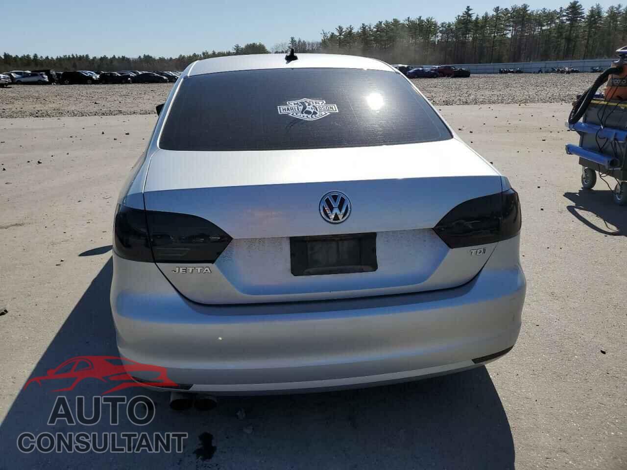 VOLKSWAGEN JETTA 2013 - 3VW3L7AJ2DM387252