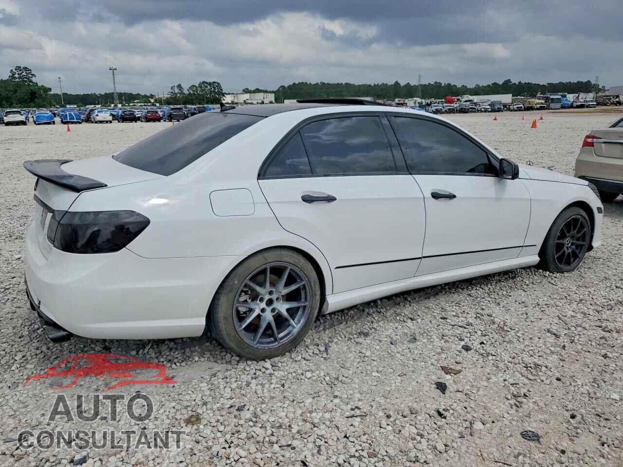 MERCEDES-BENZ E-CLASS 2010 - WDDHF5GB1AA068492
