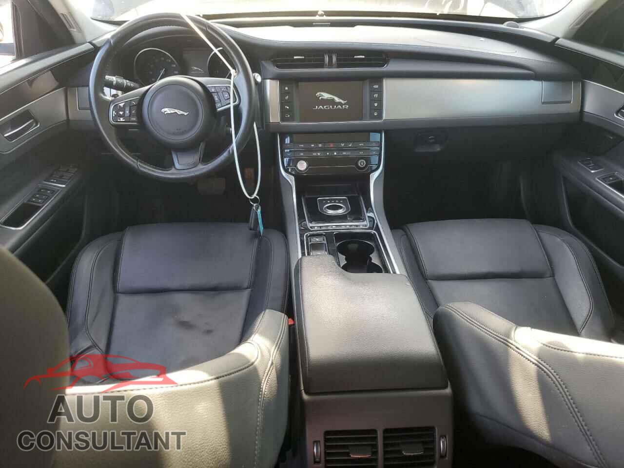JAGUAR XF 2017 - SAJBD4BN8HCY42657