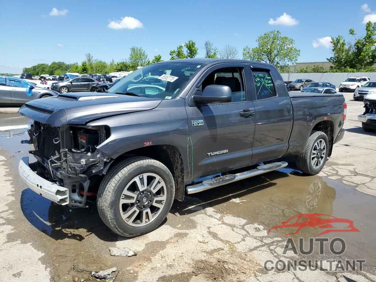 TOYOTA TUNDRA 2018 - 5TFUW5F18JX711189