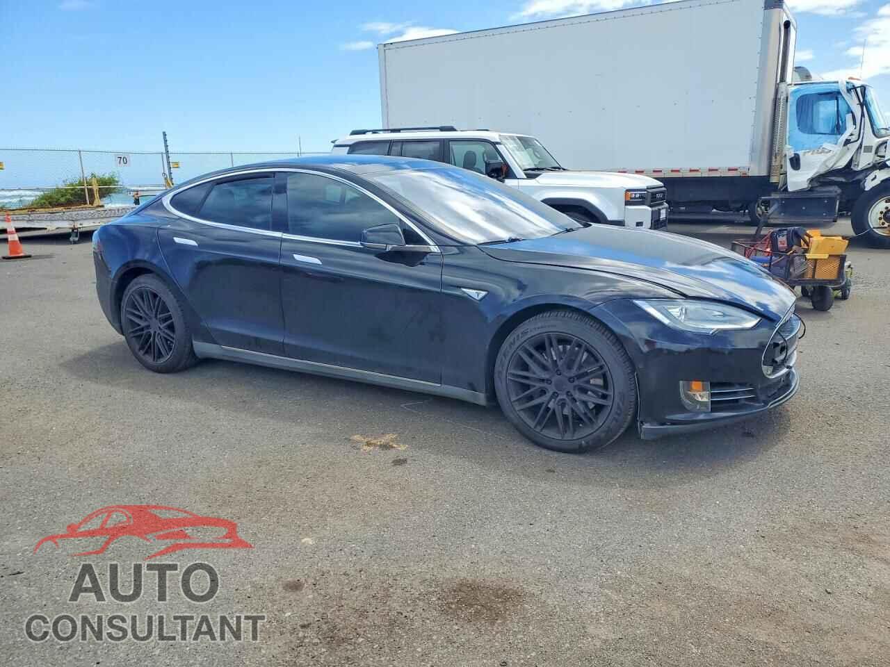 TESLA MODEL S 2015 - 5YJSA1E21FF113794